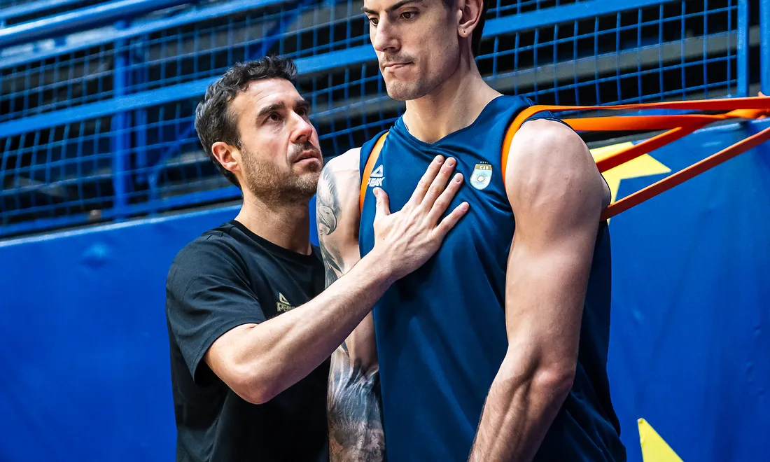 Corrección postural durante un entrenamiento de cadenas musculares