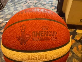 Pelota oficial Molten de la AmeriCup 2022 de básquet
